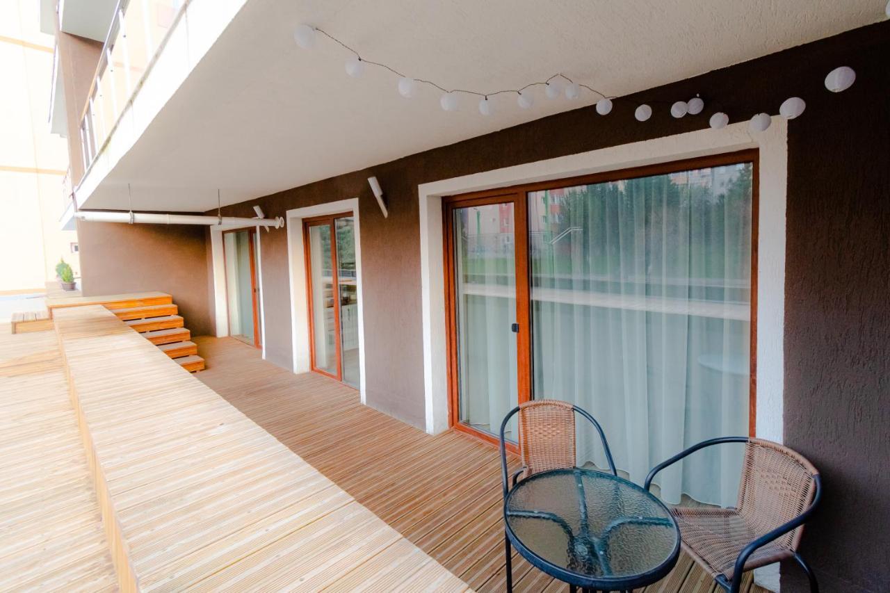 Transylvanian Apt. w/ lrg. terrace&parking - KarpatenHaus Braszów Zewnętrze zdjęcie